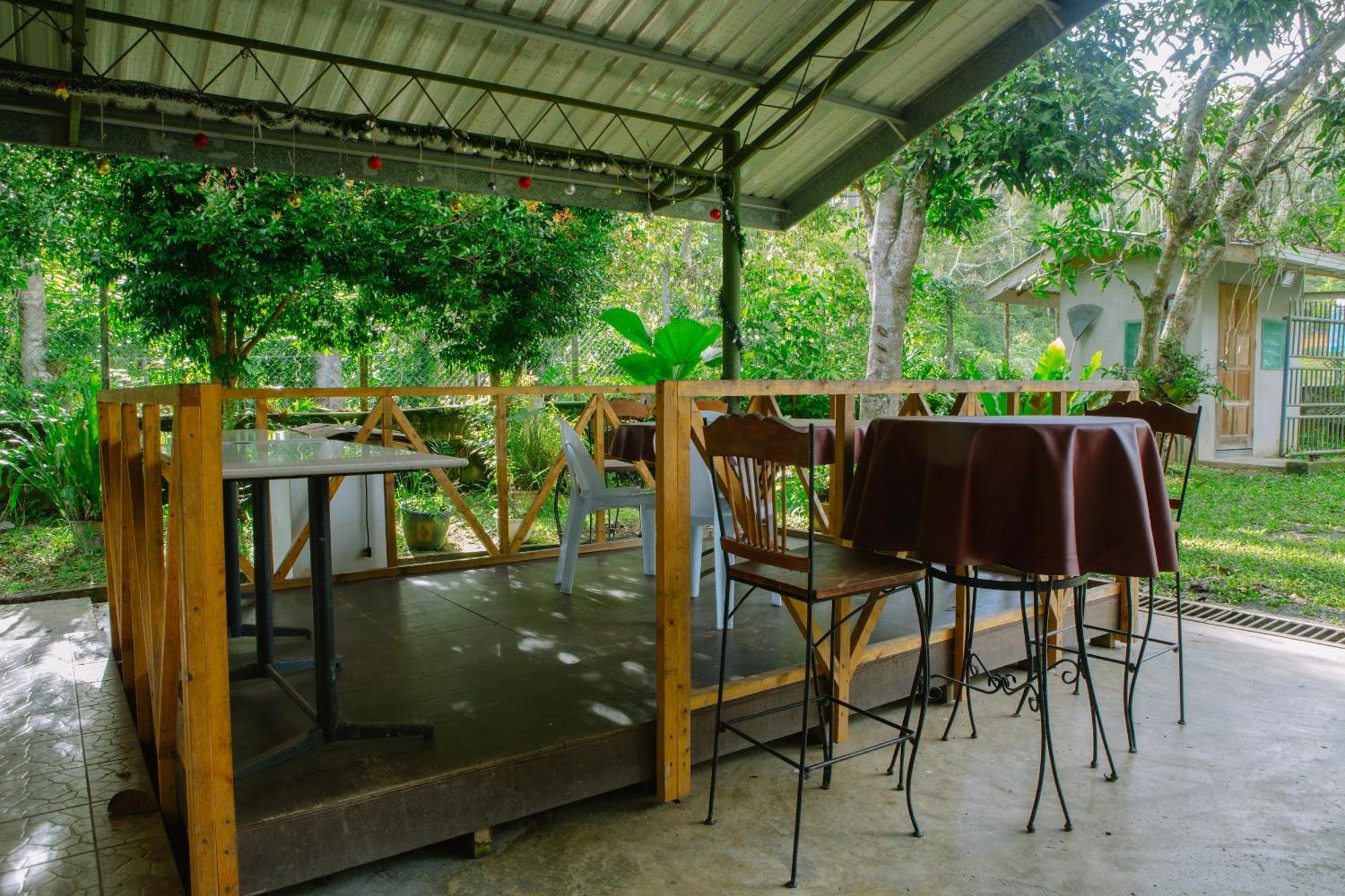 Oyo 90037 The 7 Lodge Tambunan Εξωτερικό φωτογραφία